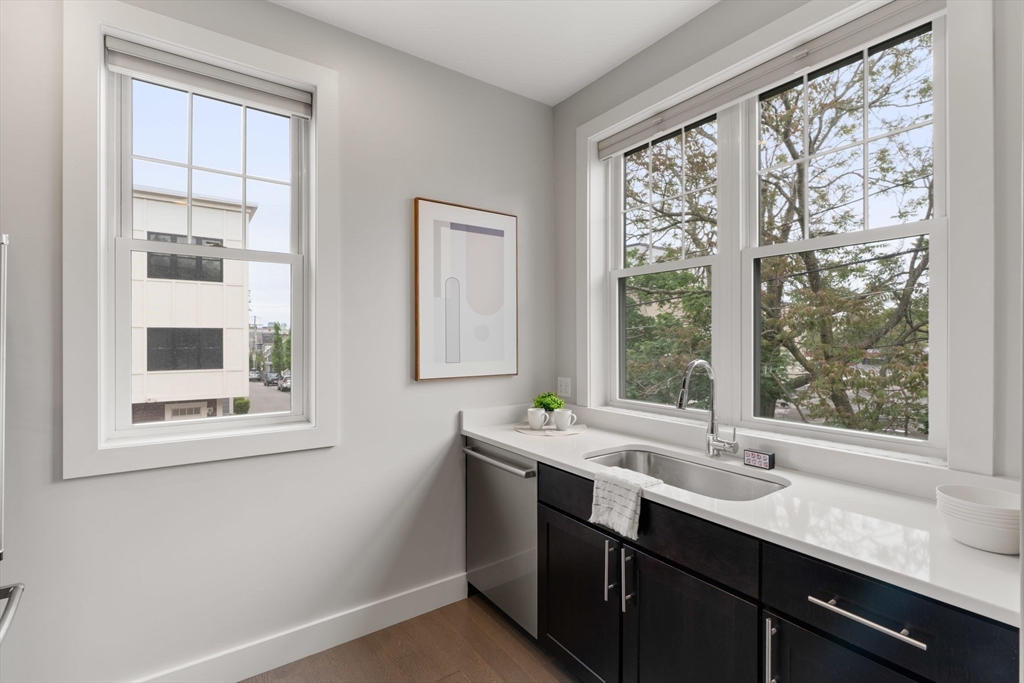 57 Pitman St 2A