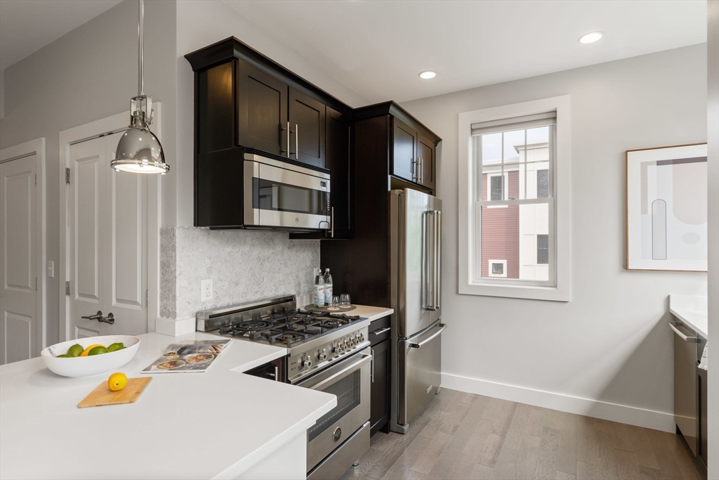 57 Pitman St 2A