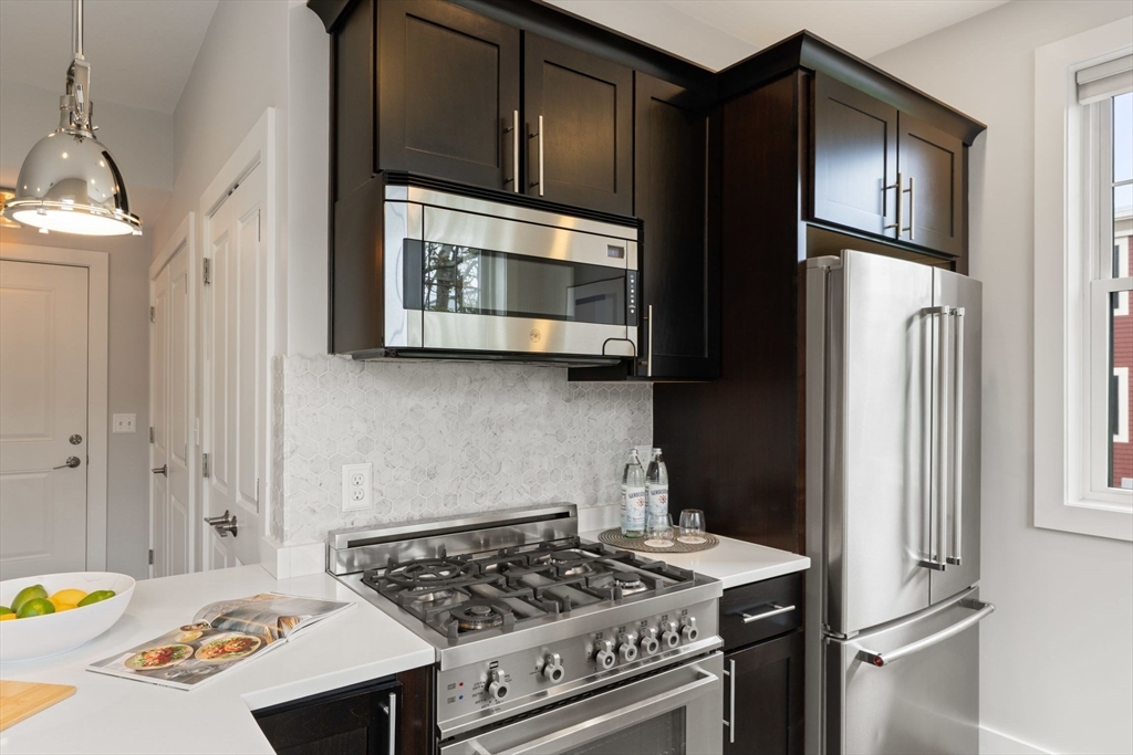 57 Pitman St 2A