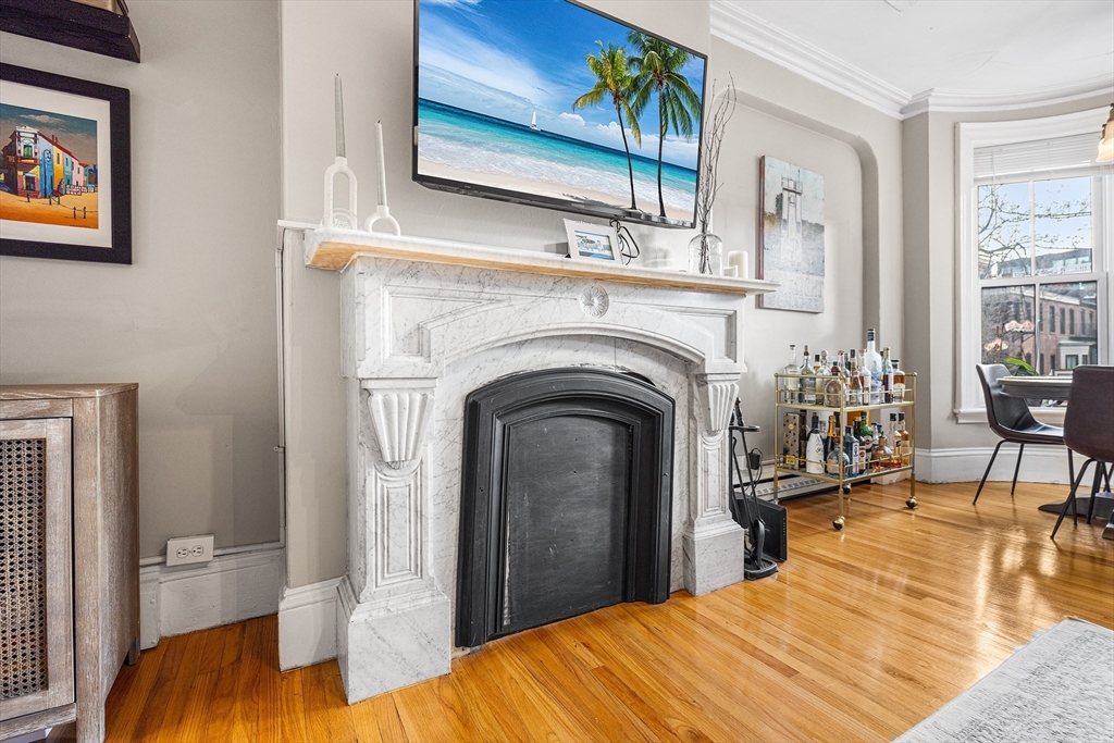 1 Saint Charles St 3