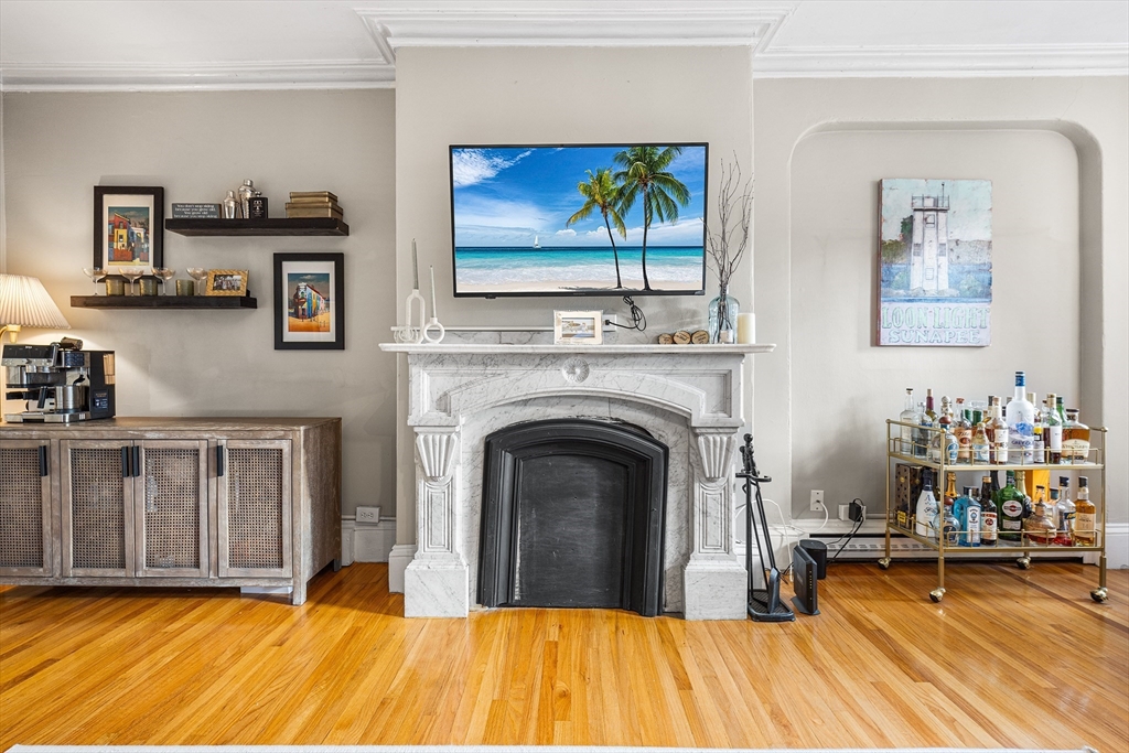 1 Saint Charles St 3