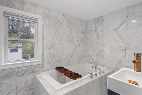 Photo of 7 Darrow St, Worcester, MA 01606 (MLS # 73514360)
