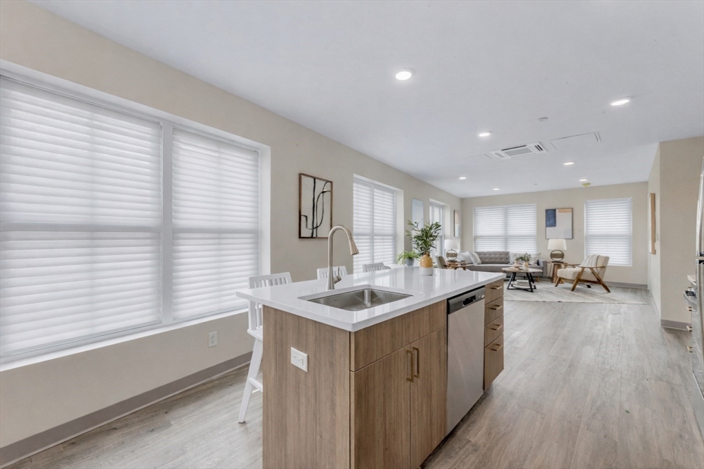 375 Cummins Highway 301