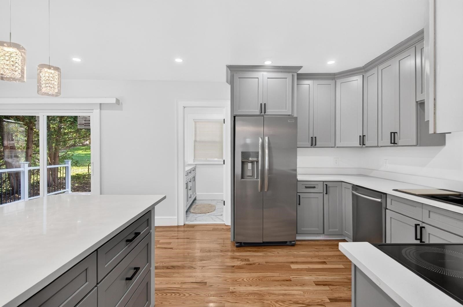21 Ensign Ave, Pittsfield, MA Photo #4