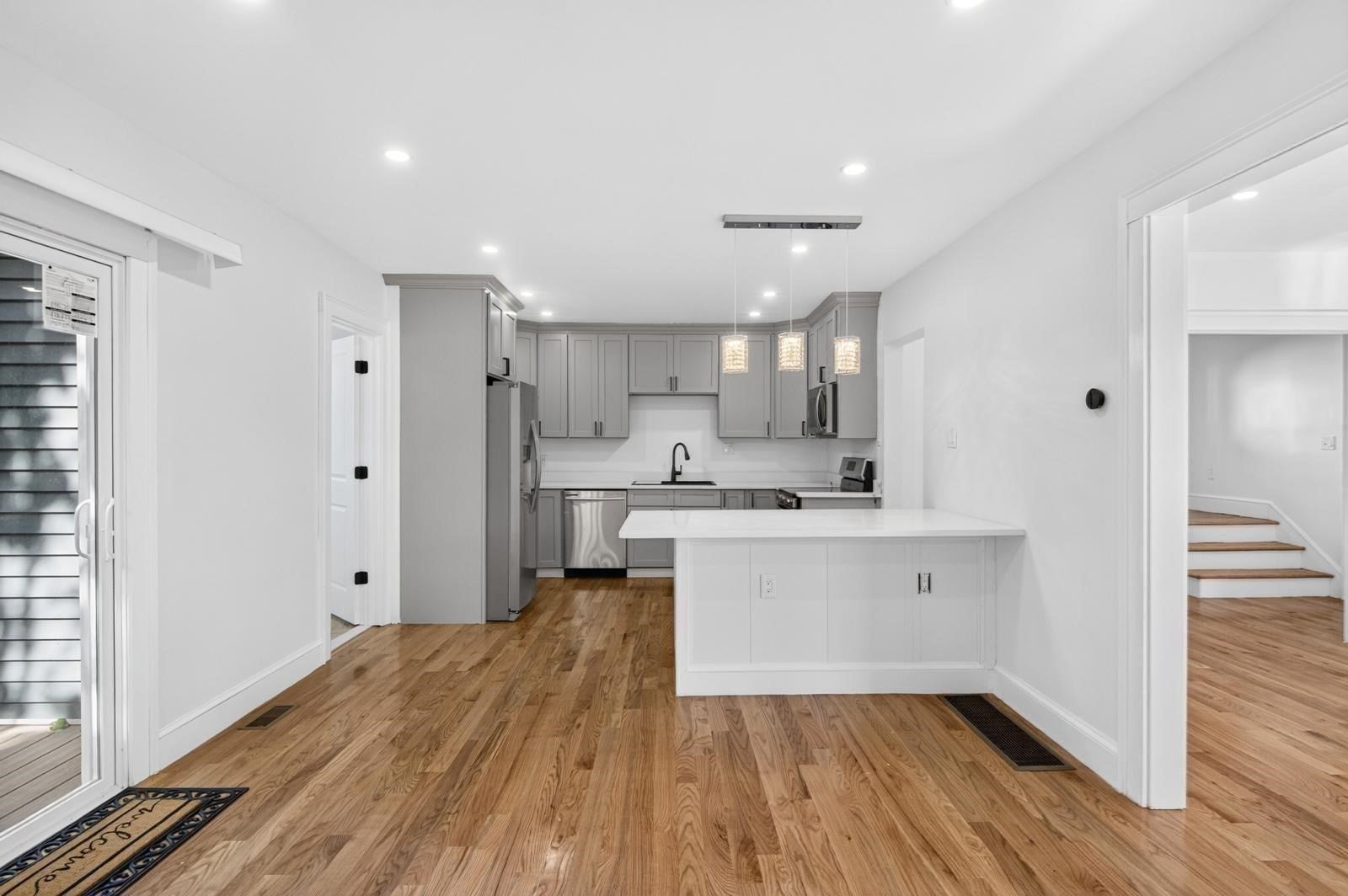 21 Ensign Ave, Pittsfield, MA Photo #6