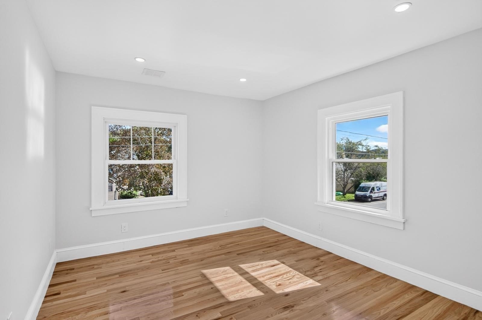 21 Ensign Ave, Pittsfield, MA Photo #11