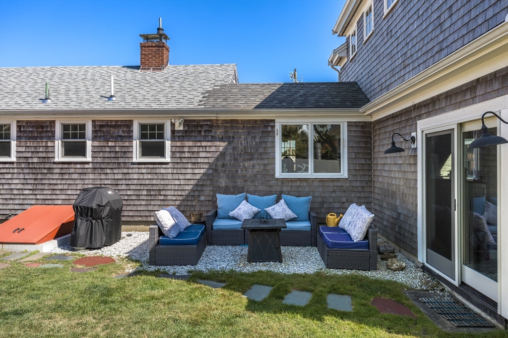 253 Scranton Ave