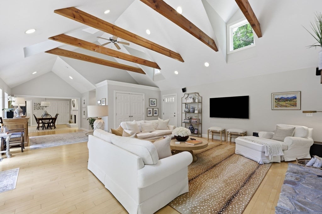 51 Mohawk Drive