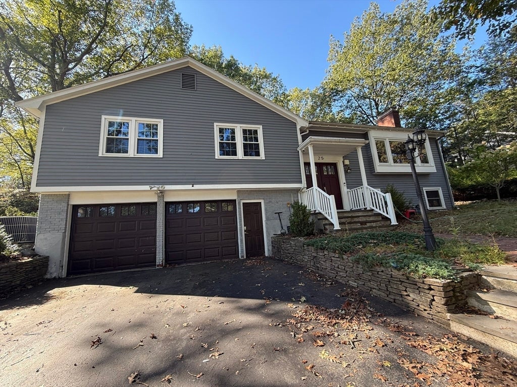 Photo of 25 Berkshire Dr, Winchester, MA