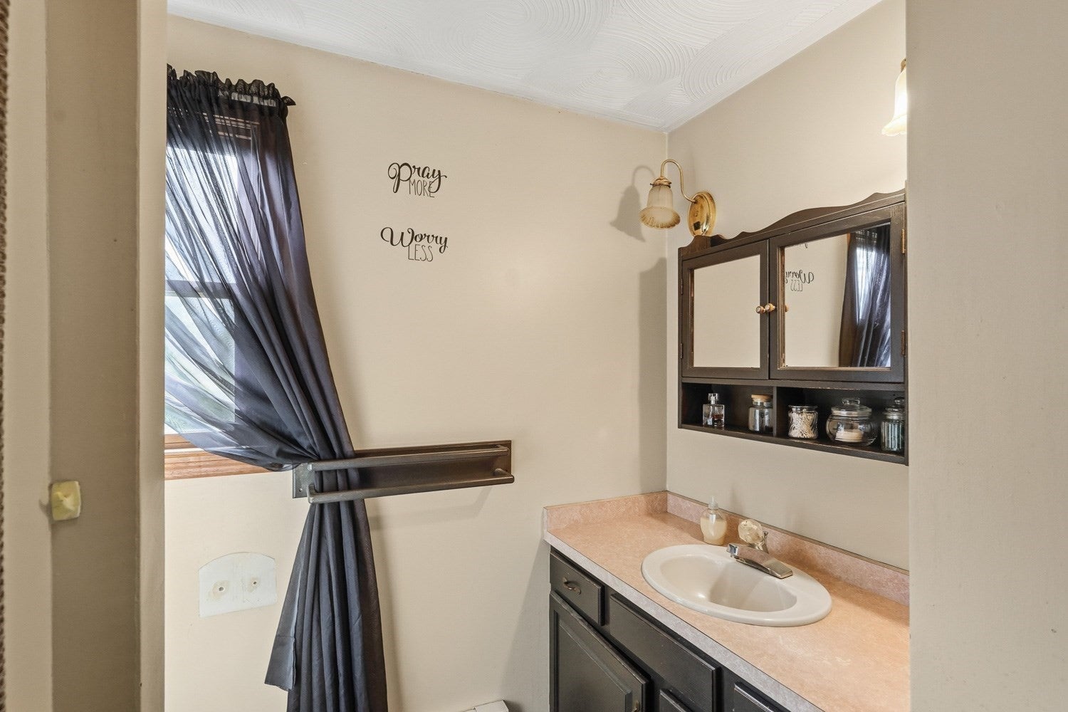 4 Henry Marsh Rd #B, Oxford, MA Photo #26