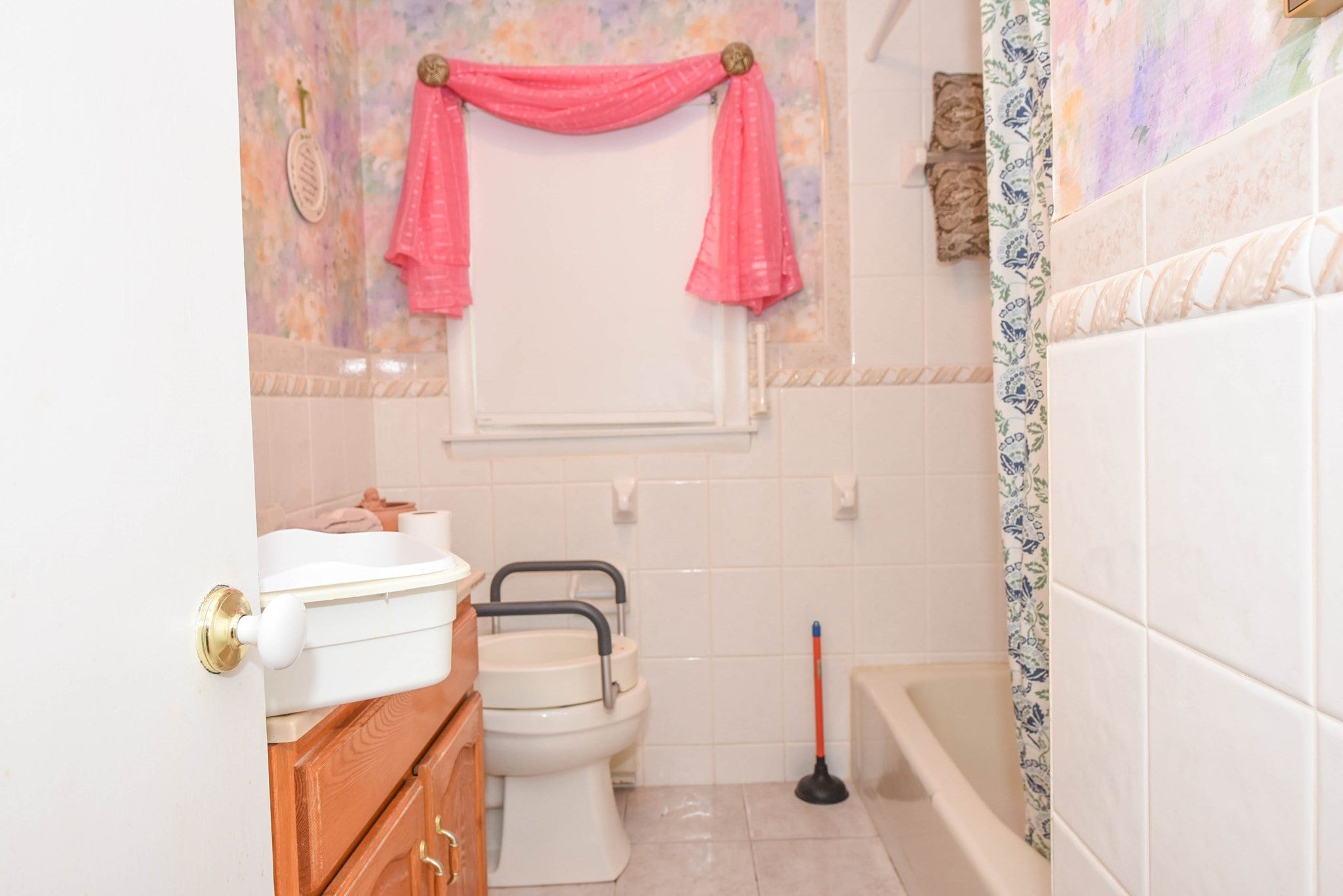 39 East Capitol Street, Methuen, MA, 39 East Capitol Street, Methuen, MA Photo #9