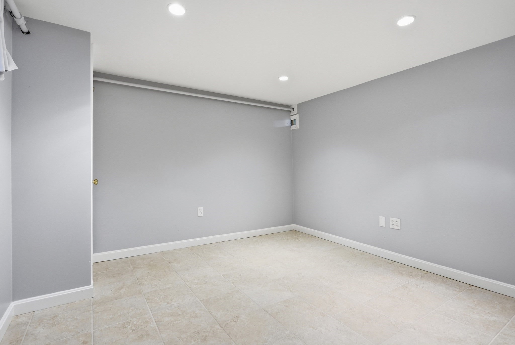21 Curve Street, Bedford, MA Photo #28