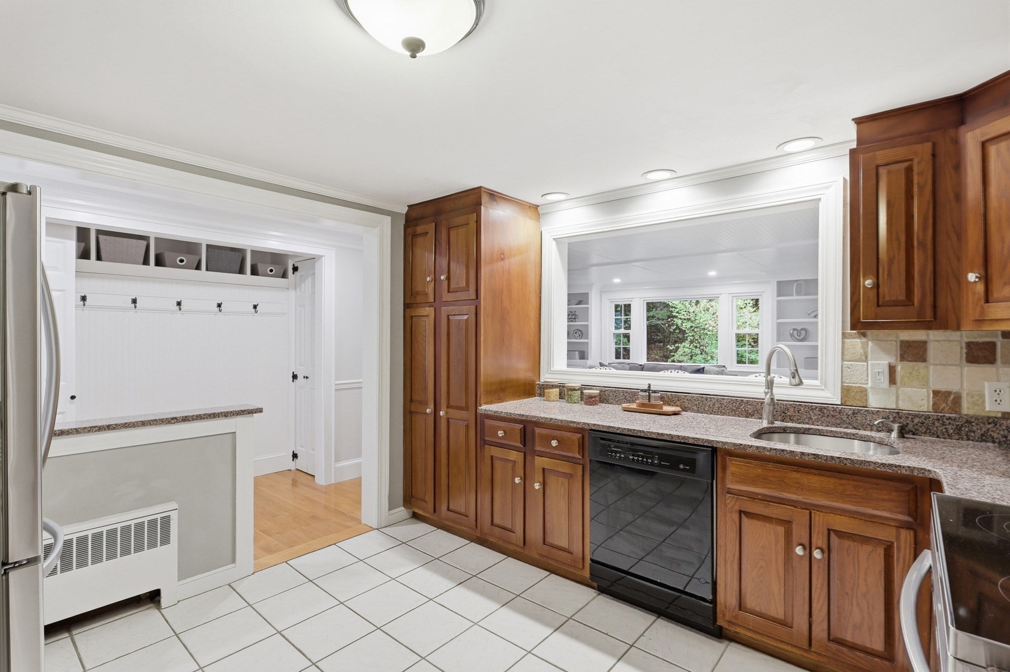 21 Curve Street, Bedford, MA Photo #9