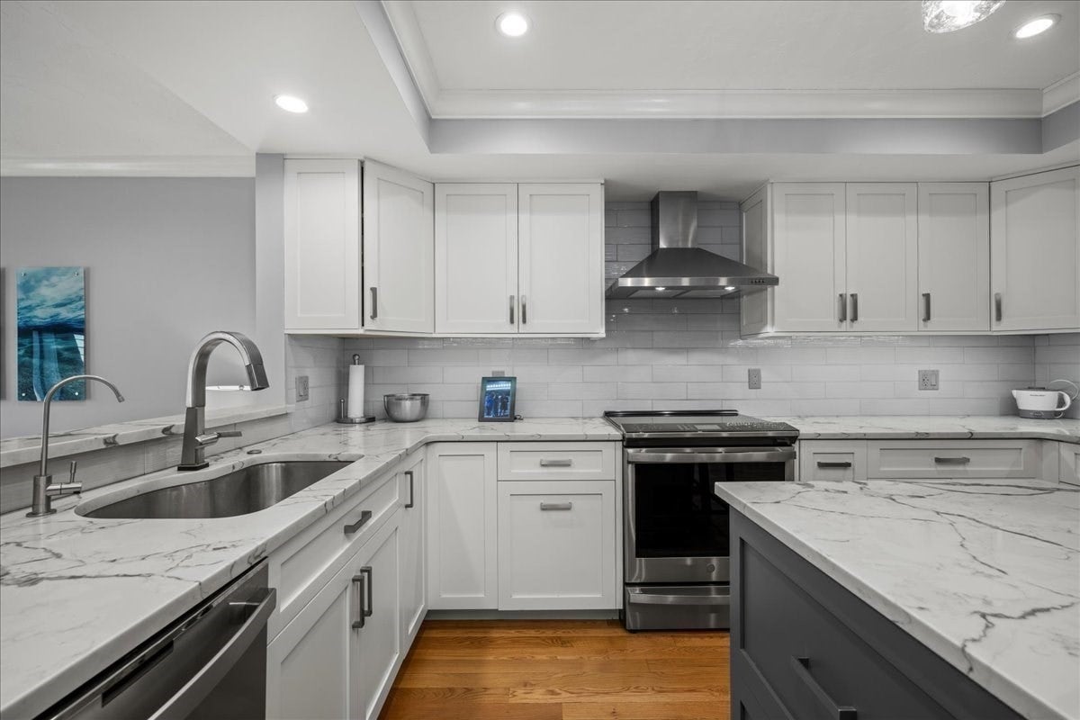 35 Eastern Point Dr 34