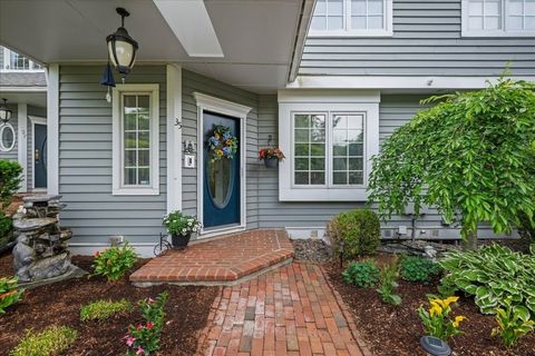Photo of 35 Eastern Point Dr #34, Shrewsbury, MA 01545 (MLS # 73535000)