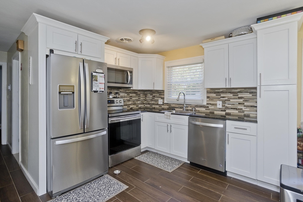 156 Gardens Dr