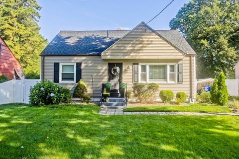 156 Gardens Dr Springfield MA 01119