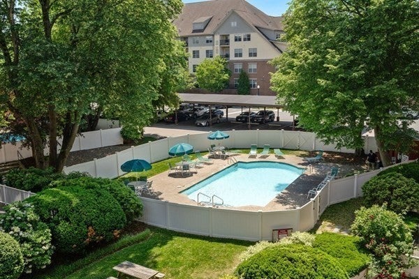 20 Hammond Pond Pkwy #302, Newton, MA Photo #9