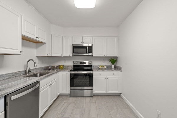 20 Hammond Pond Pkwy #302, Newton, MA Photo #2