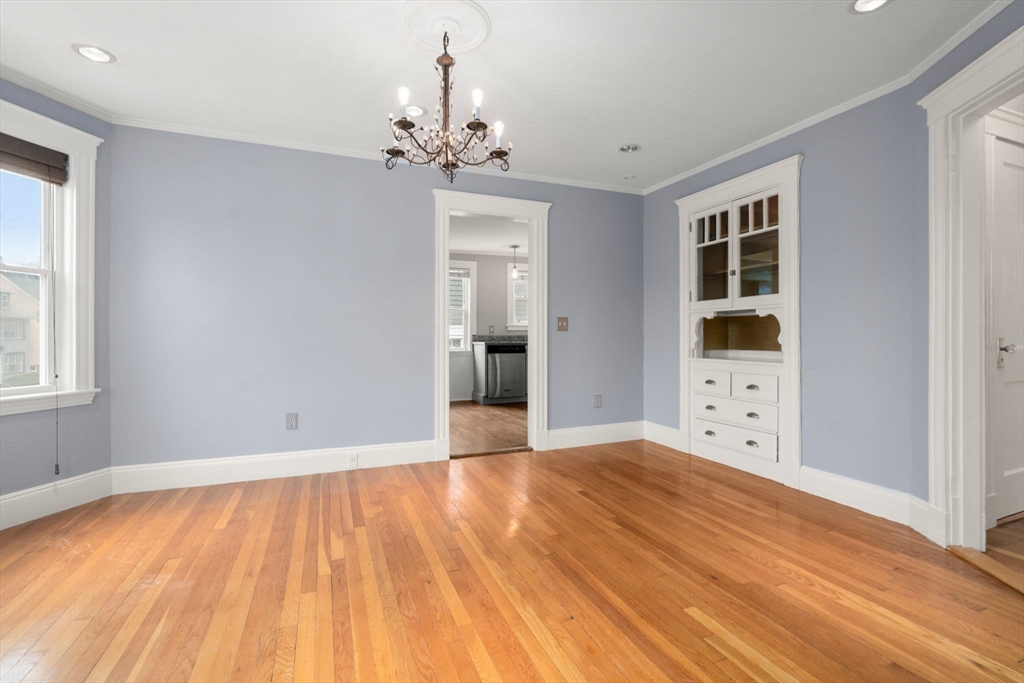 30 Iona St 3
