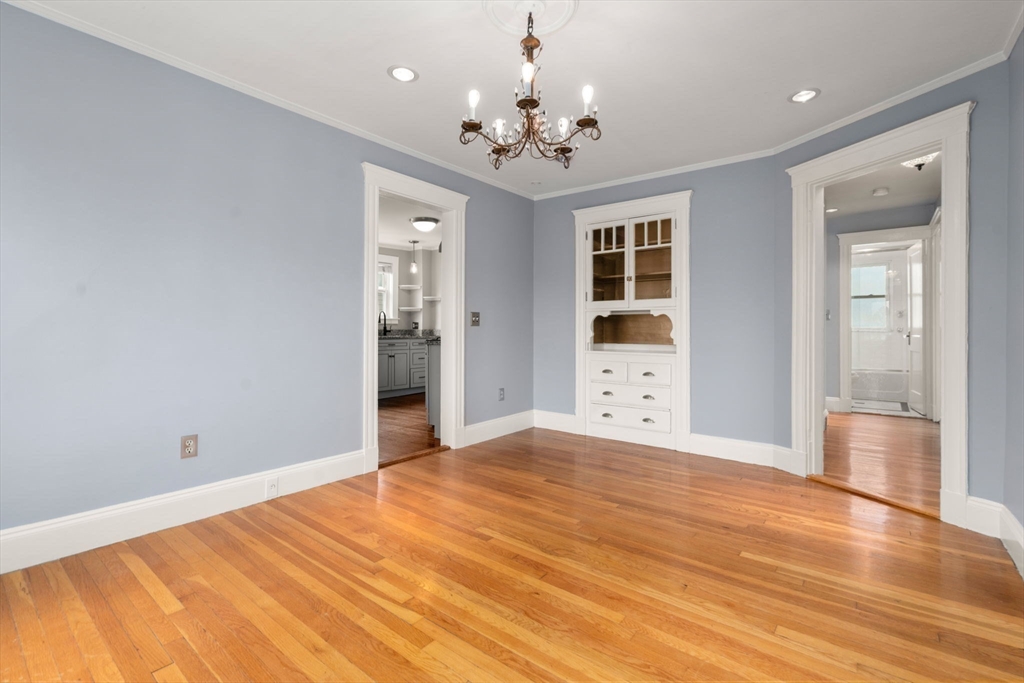 30 Iona St 3