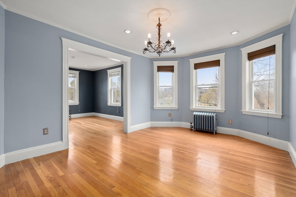 30 Iona St 3