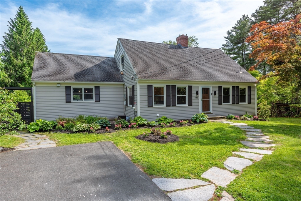 585 Station Rd