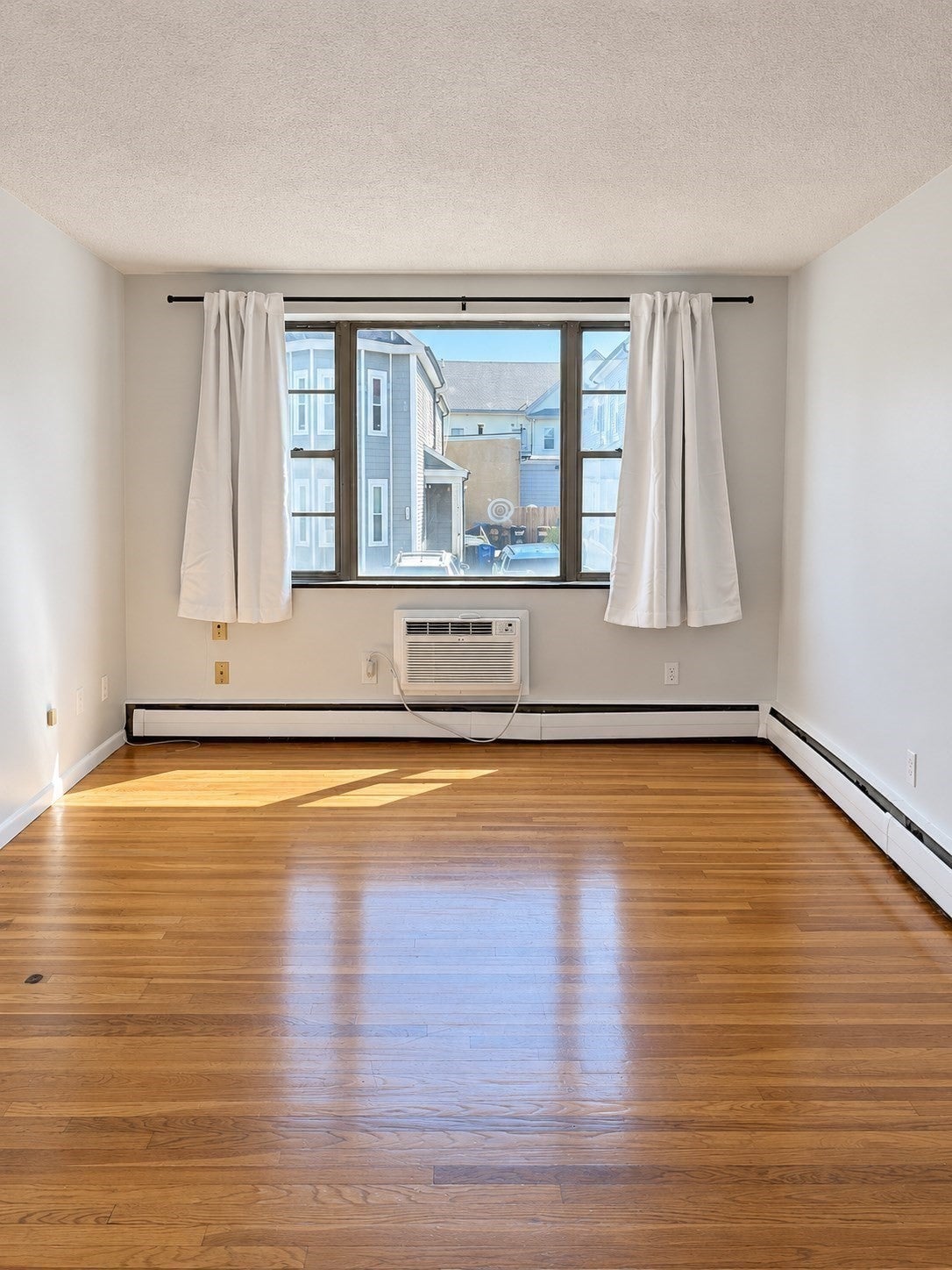 685 Moody Street #2, Waltham, MA, 685 Moody Street #2, Waltham, MA Photo #3