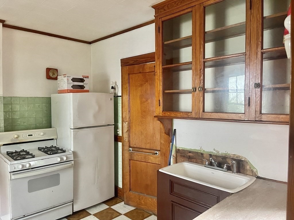 47 Pleasant St
