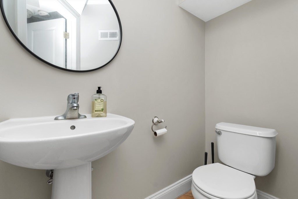 9 Russell St #3, Waltham, MA, 9 Russell St #3, Waltham, MA Photo #17