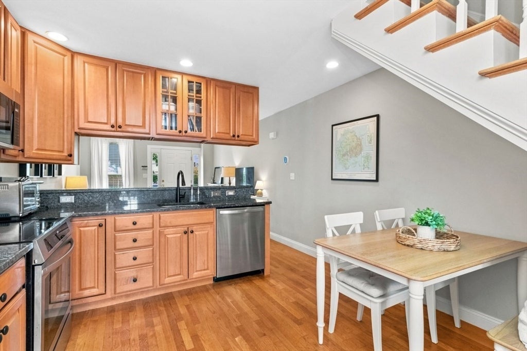 9 Russell St 3