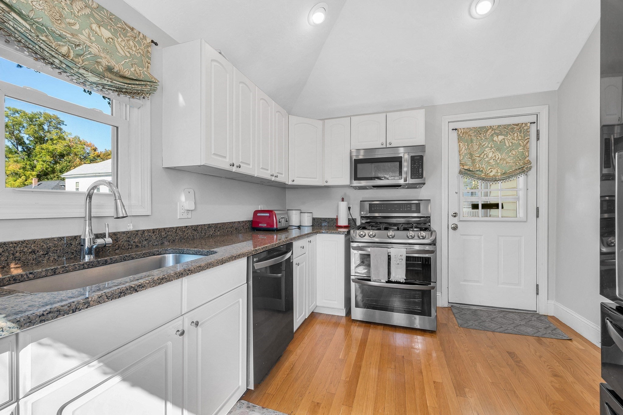 37 Dudley St, North Andover, MA, 37 Dudley St, North Andover, MA Photo #2
