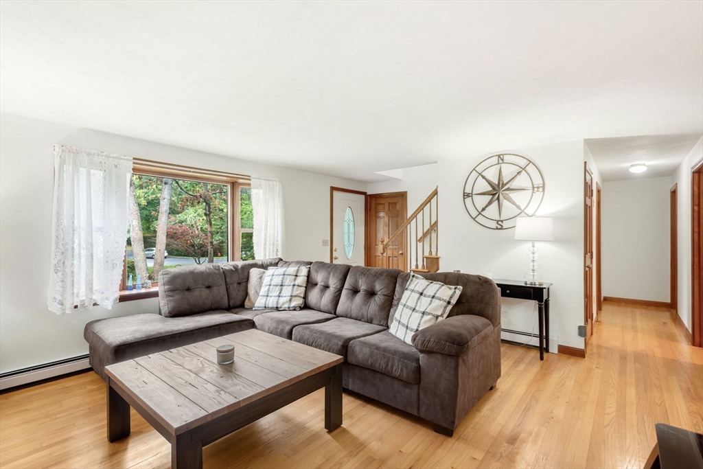 10 Little Acorn Ln