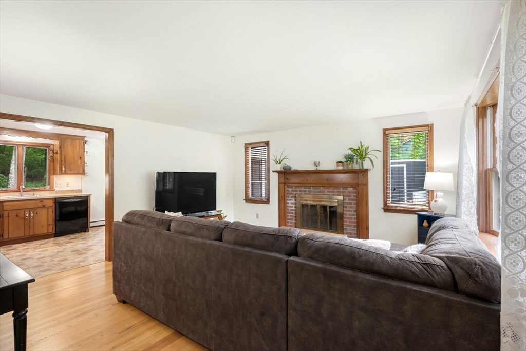10 Little Acorn Ln