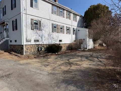 Photo of 15 Hillside Avenue #1, Marblehead, MA 01945 (MLS # 73493107)