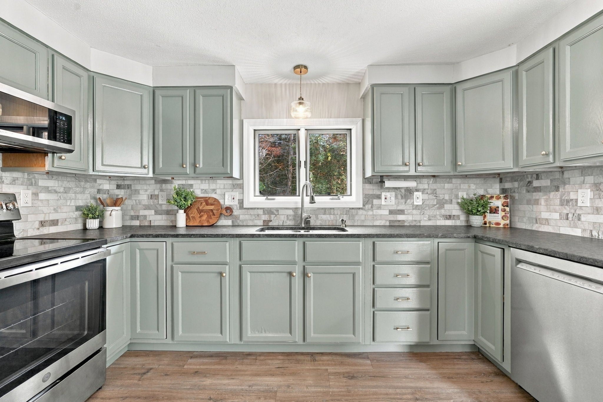 43 Oliver St, Easthampton, MA Photo #1