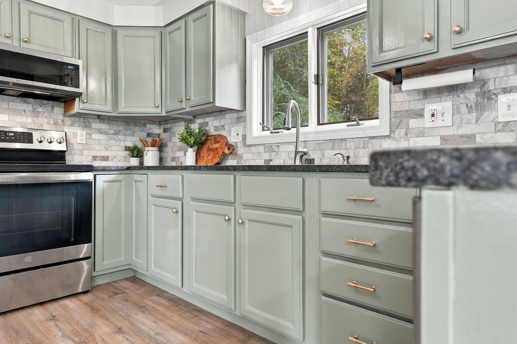 43 Oliver St, Easthampton, MA Photo #23