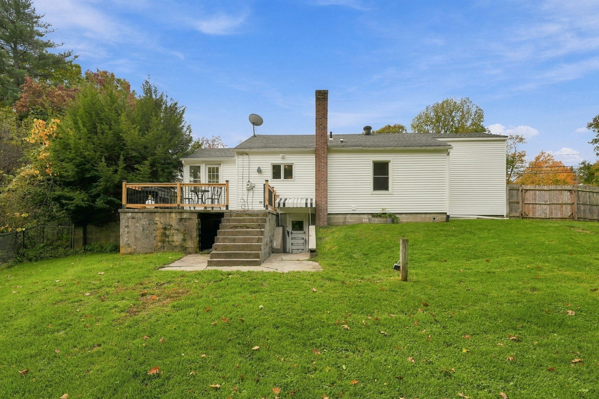 43 Oliver St, Easthampton, MA Photo #31