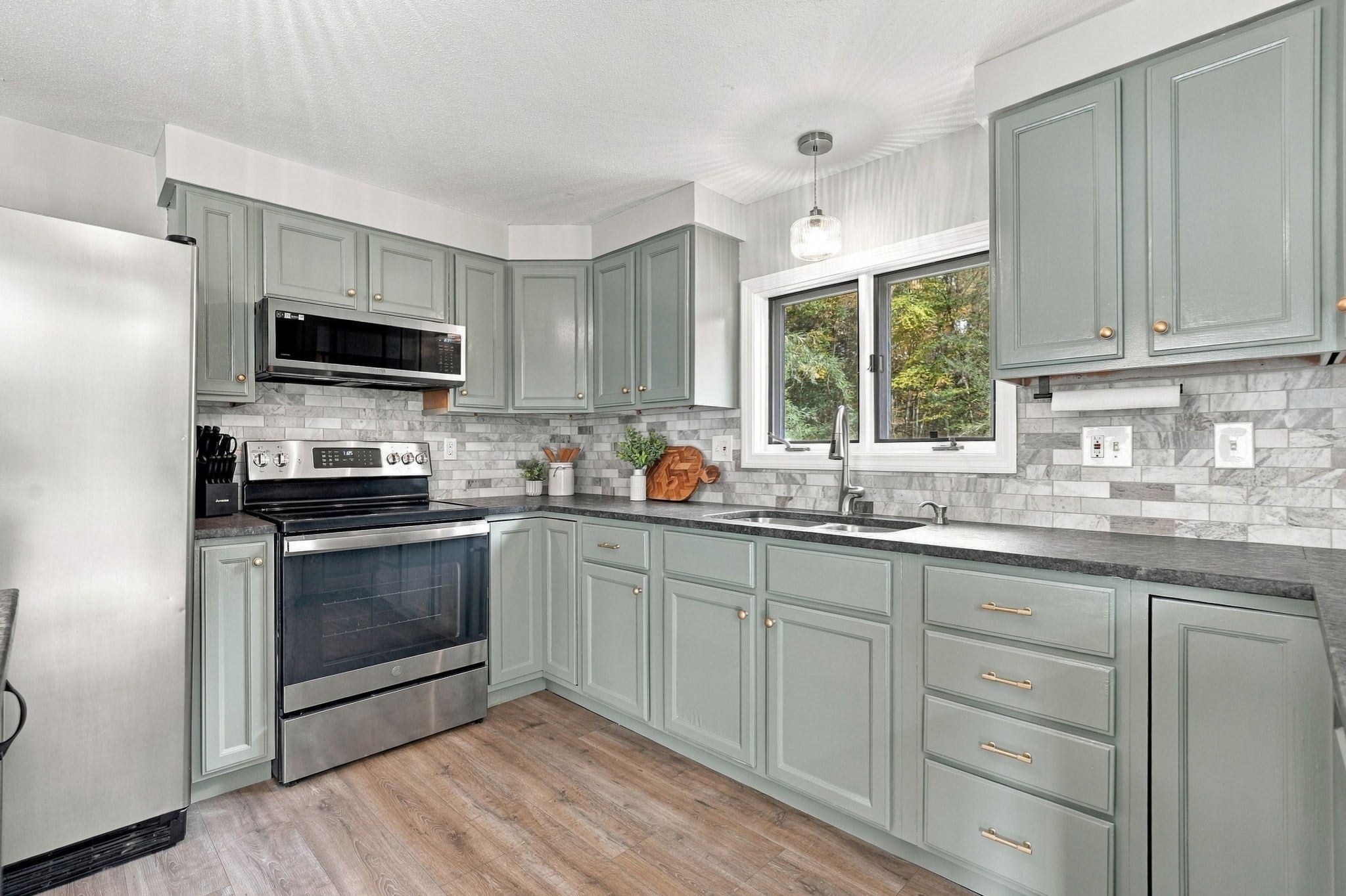43 Oliver St, Easthampton, MA Photo #15