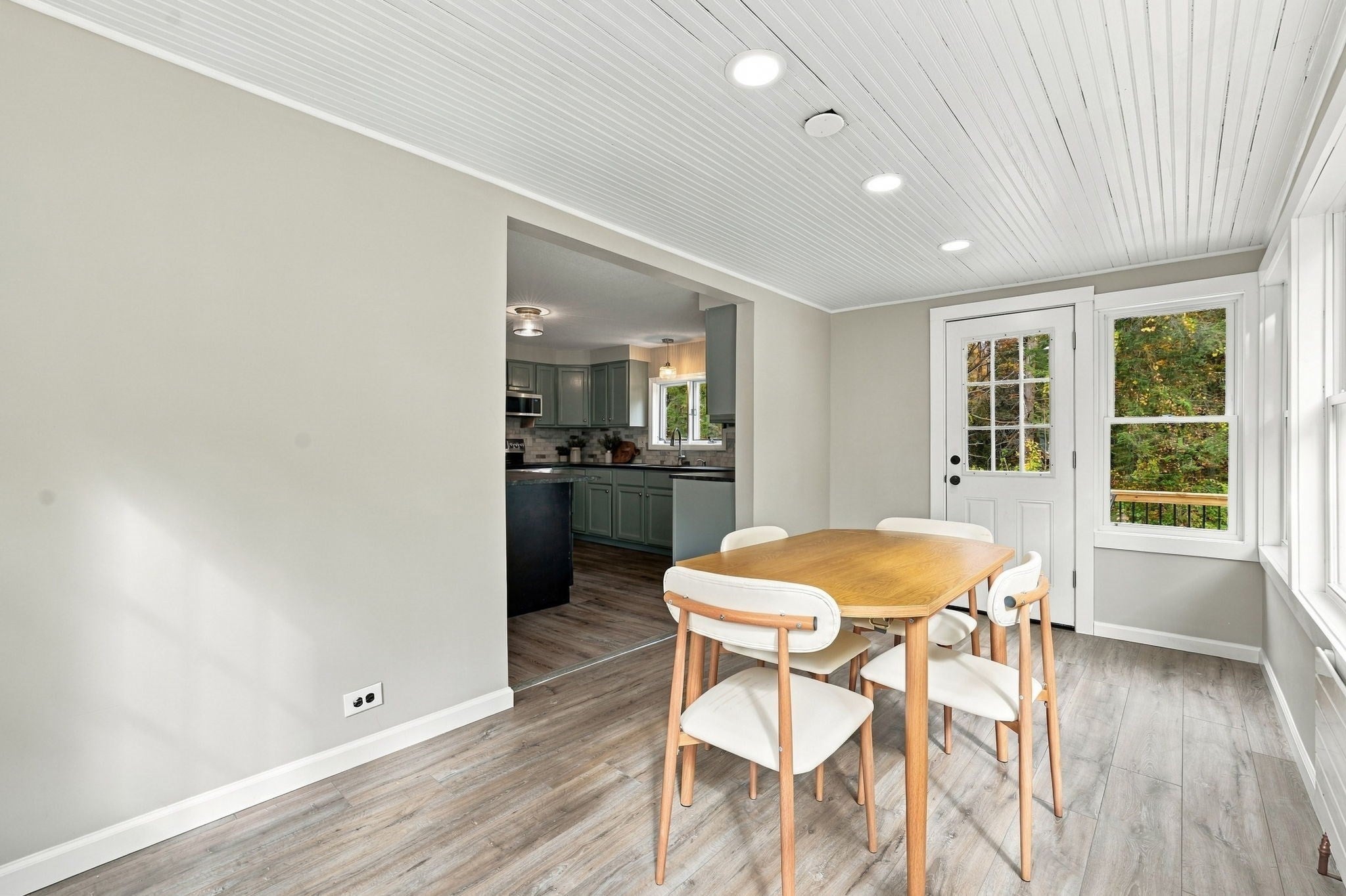 43 Oliver St, Easthampton, MA Photo #21