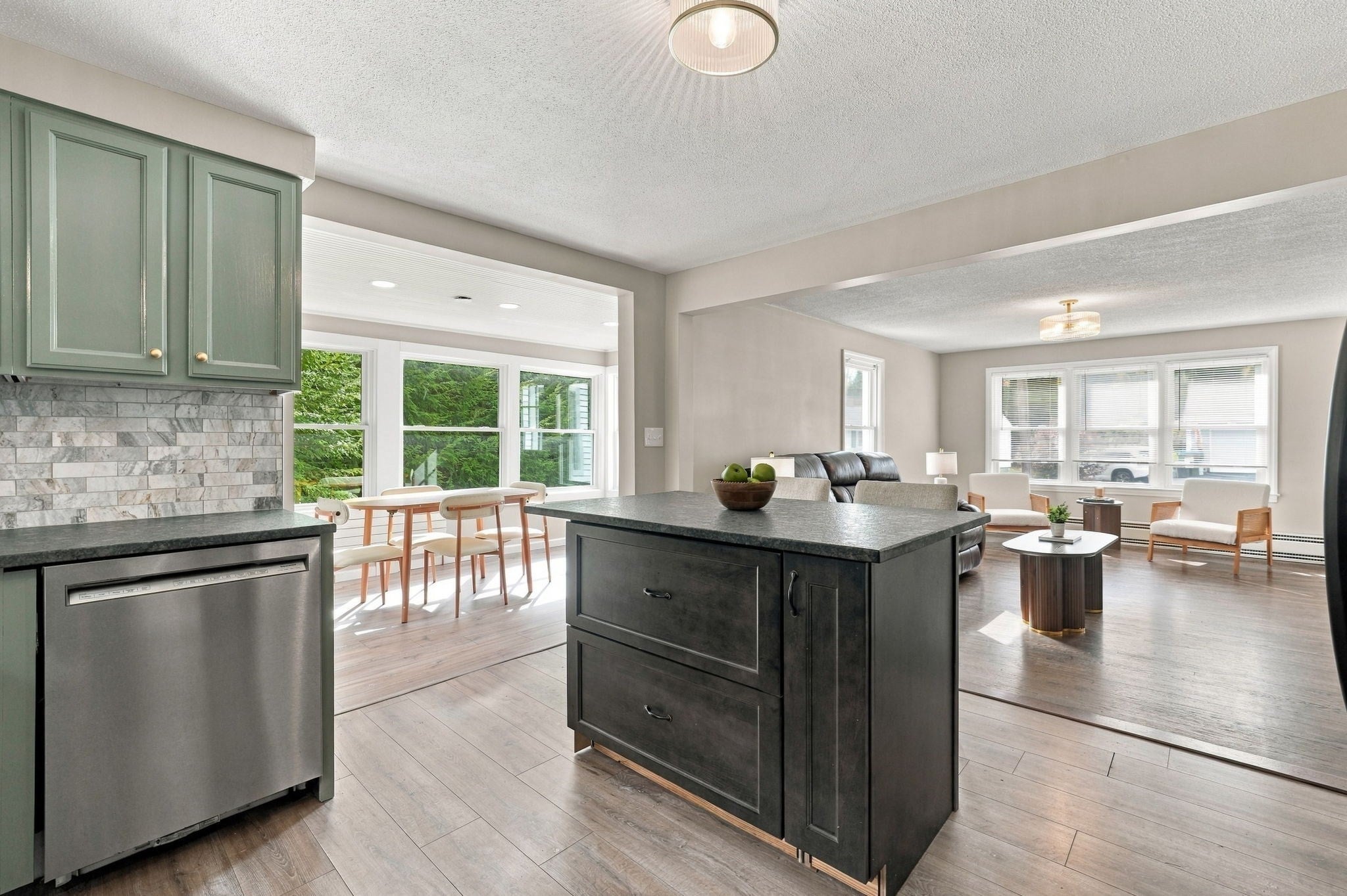 43 Oliver St, Easthampton, MA Photo #17