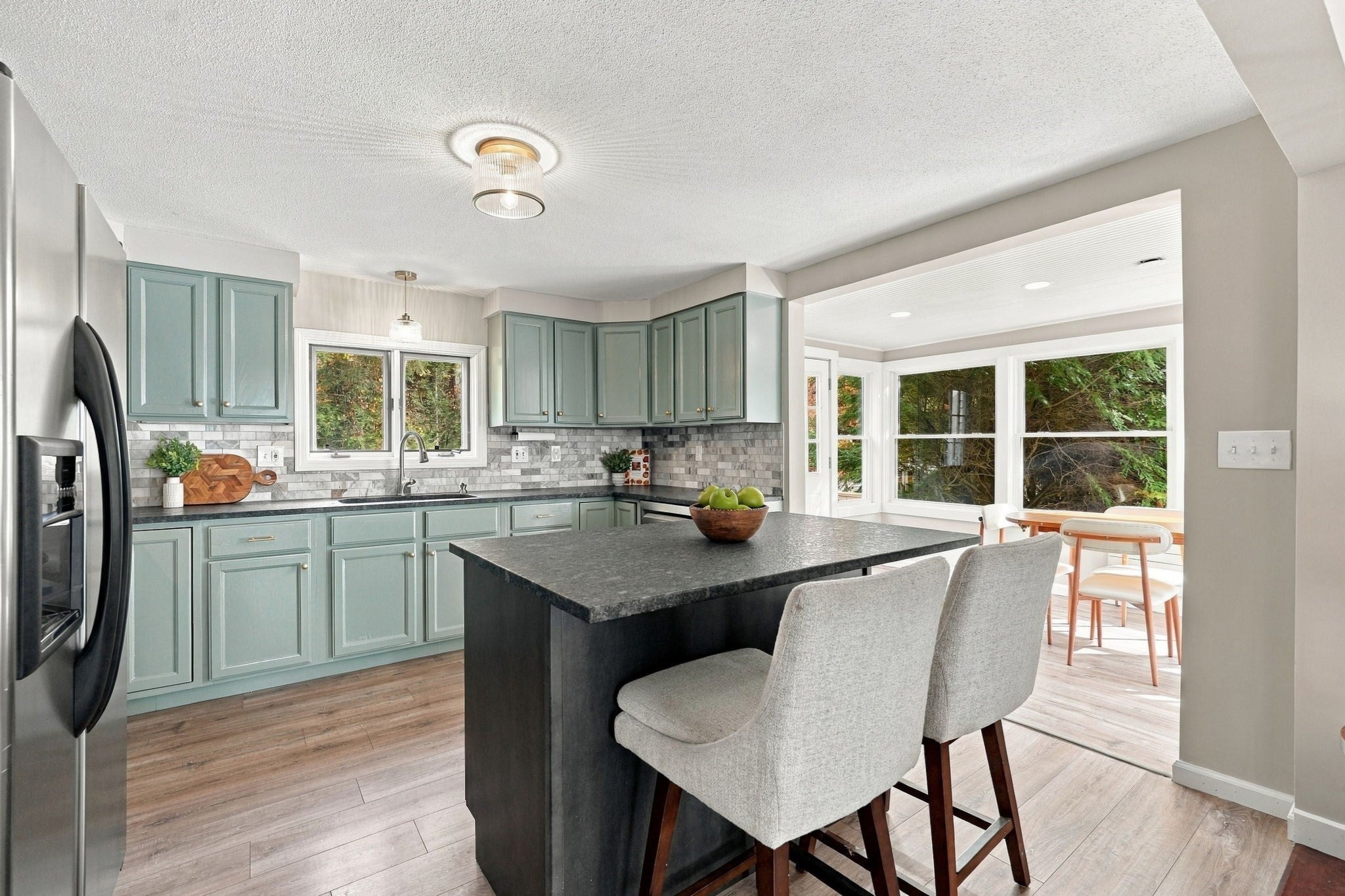 43 Oliver St, Easthampton, MA Photo #11