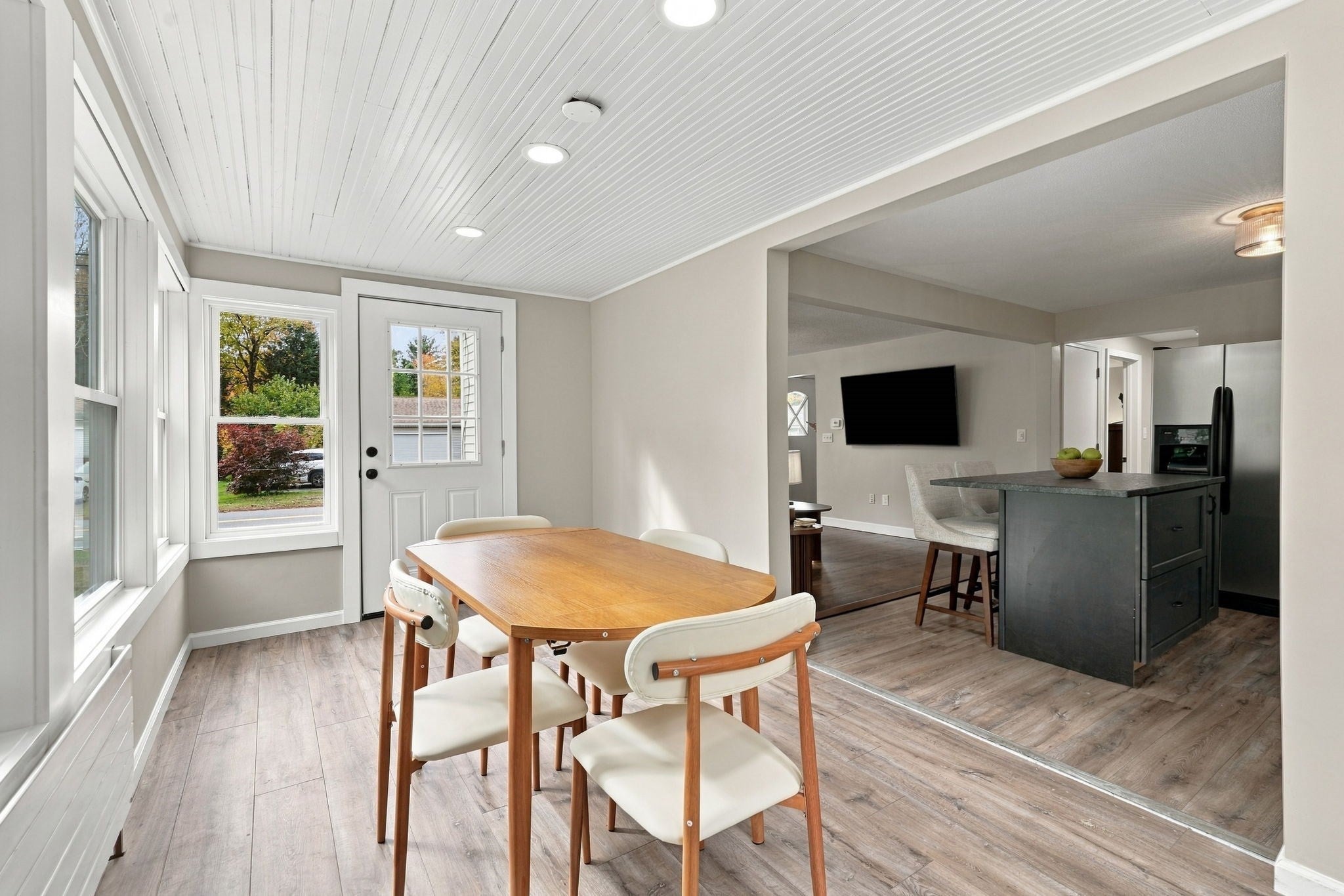43 Oliver St, Easthampton, MA Photo #22