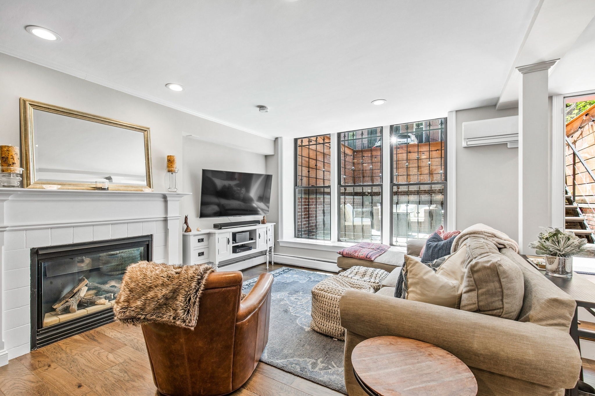 Photo of 208 W Springfield St, Boston, MA