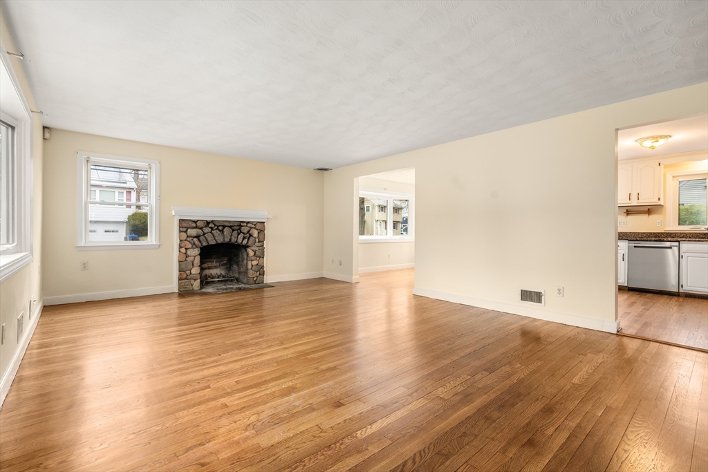 125 Lyman Rd