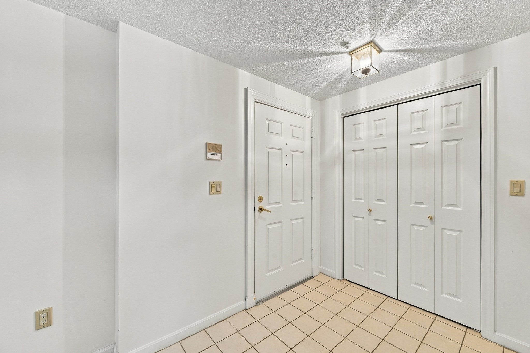 12 Ledgewood Way #21, Peabody, MA Photo #6