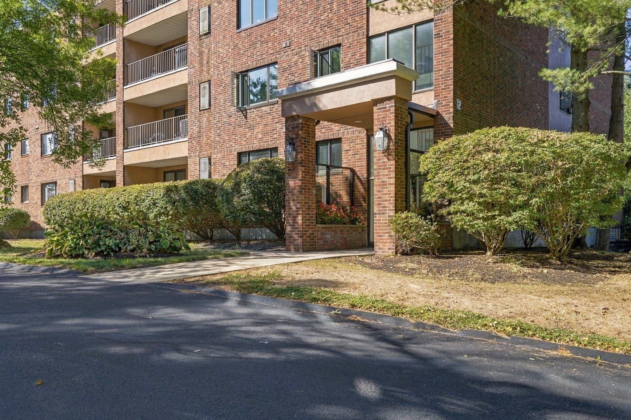 12 Ledgewood Way #21, Peabody, MA Photo #2
