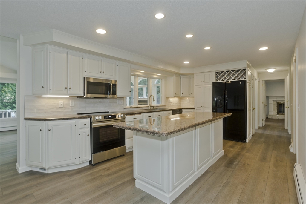 10 Cooley Dr