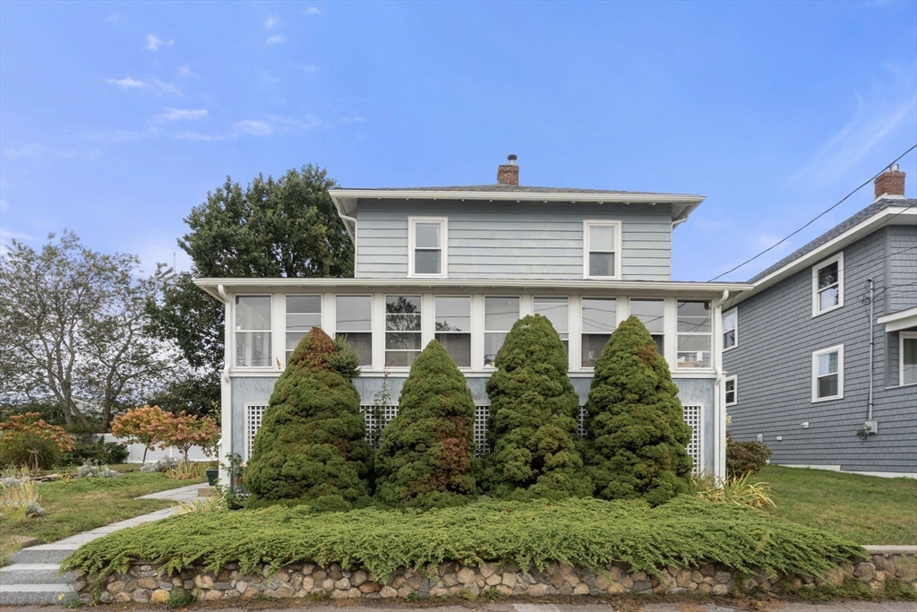 68 Edgewater Rd