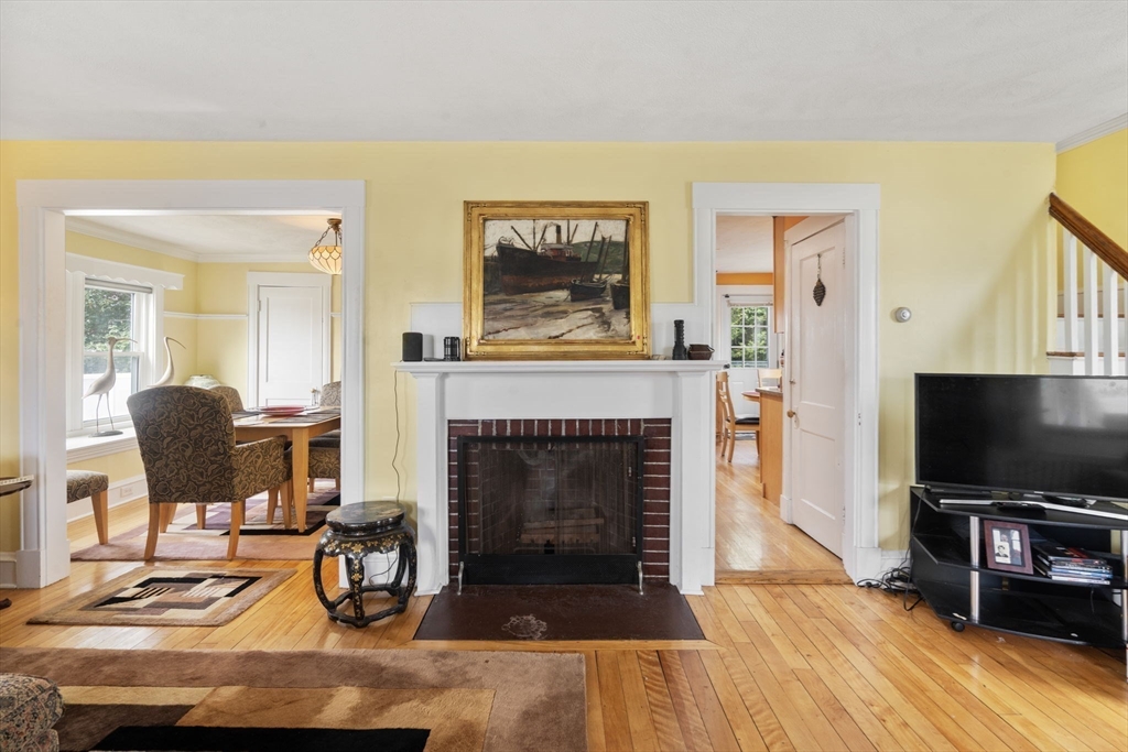 68 Edgewater Rd